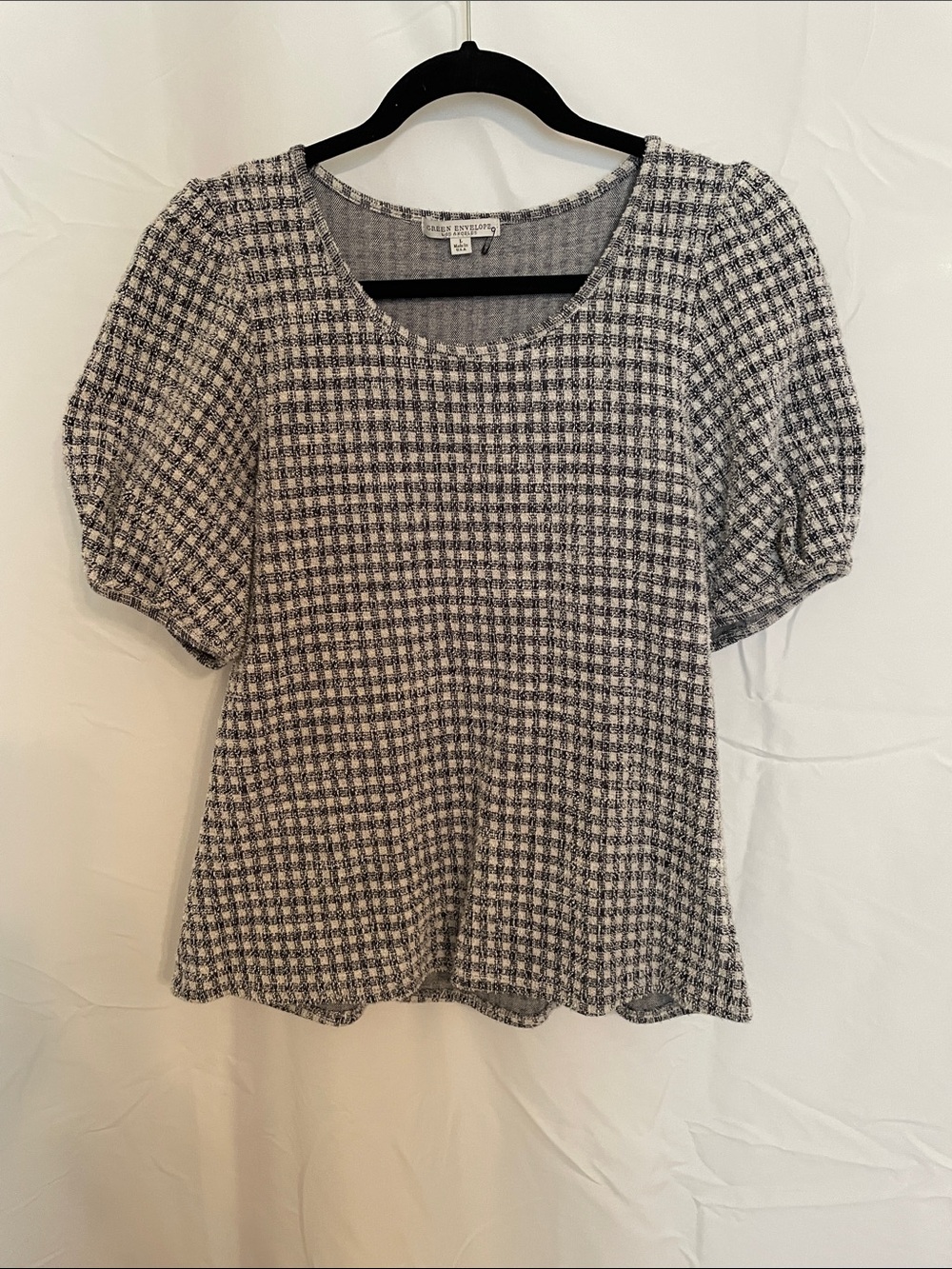 Green Envelope Black & White Check Puff Sleeve Knit Top